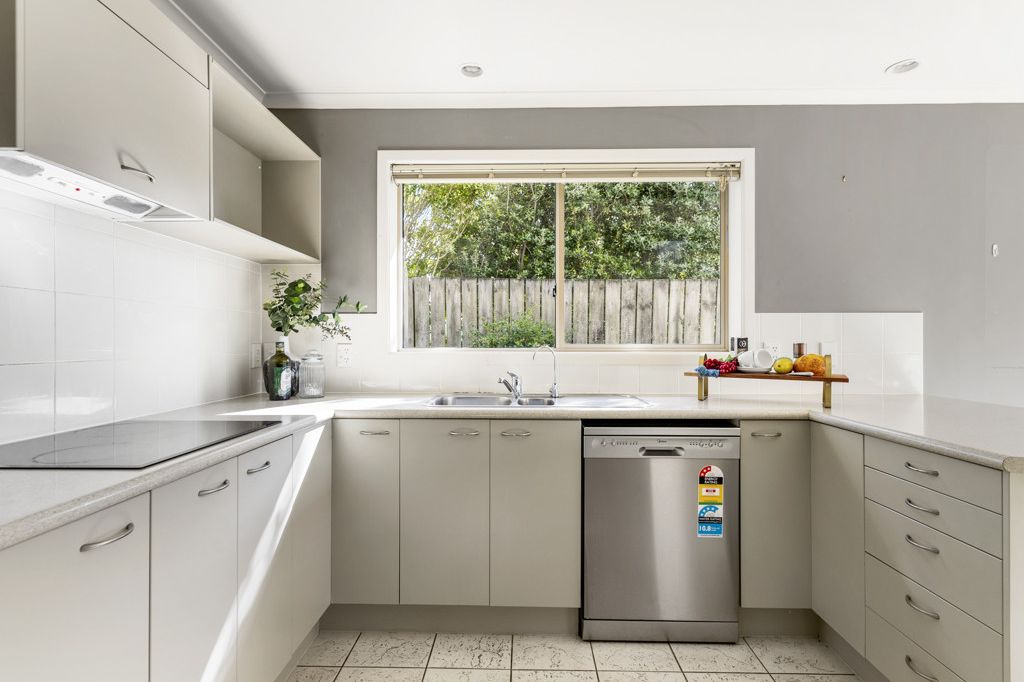 4 Bedroom Family Home - Beachlands 4