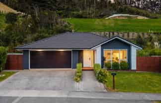 35 Banks Boulevard, Whitby