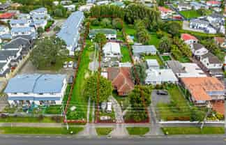 3,415sqm Glen Eden Development Site with Income