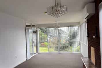 27 Ealing Crescent, Beachlands