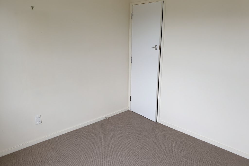 1/1305 Cardiff Place 3