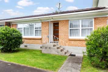 2/769 Beach Road, Browns Bay
