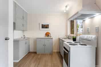 2/769 Beach Road, Browns Bay