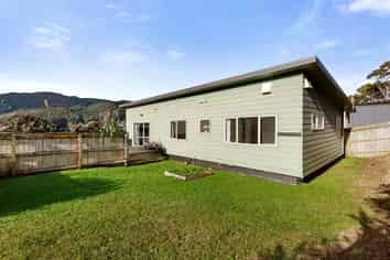 8 Hastings Grove, Wainuiomata