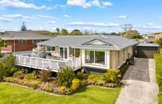 93 Kiwi Esplanade, Mangere Bridge