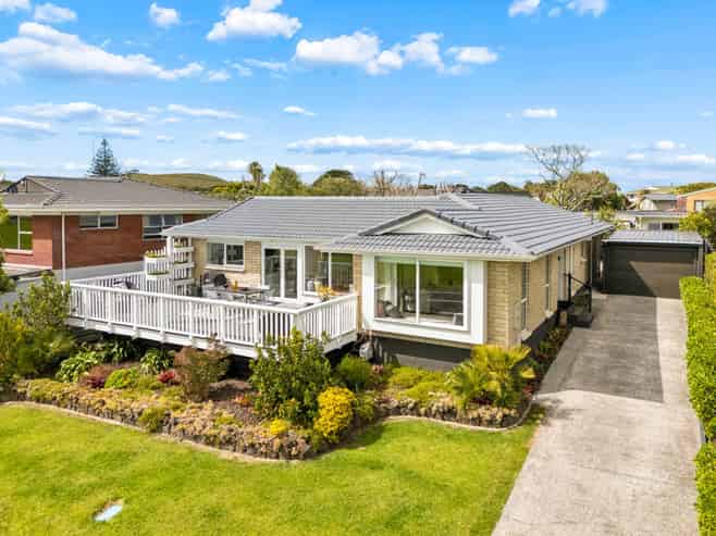 93 Kiwi Esplanade, Mangere Bridge