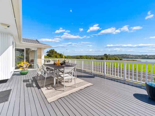93 Kiwi Esplanade, Mangere Bridge