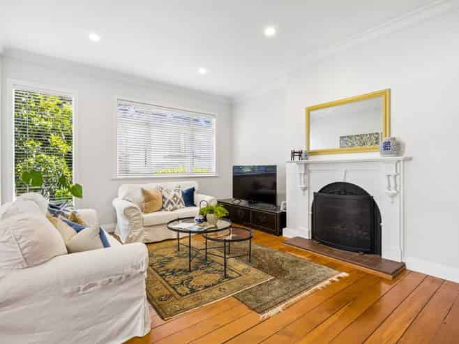 10 Hasbury Avenue, Epsom