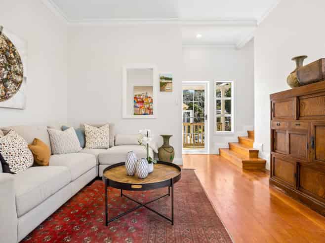 10 Hasbury Avenue, Epsom