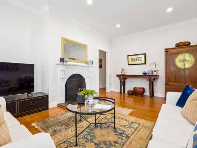 10 Hasbury Avenue, Epsom