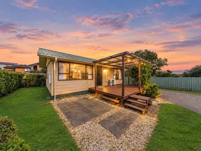 2/17 Gloucester Road, Manurewa