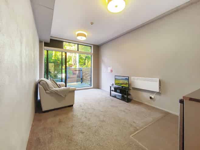 002/20 Glenmore Street, Thorndon
