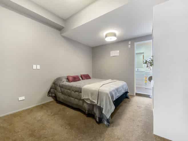 002/20 Glenmore Street, Thorndon