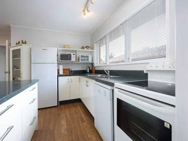 2/17A Selwyn Road, Epsom