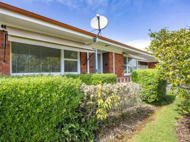 2/17A Selwyn Road, Epsom