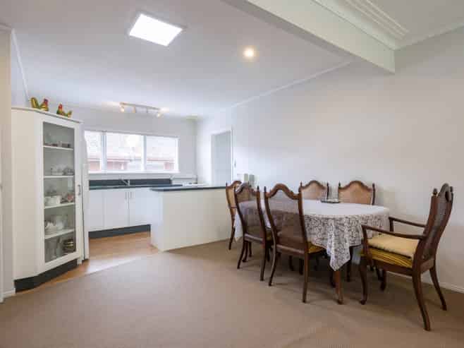2/17A Selwyn Road, Epsom
