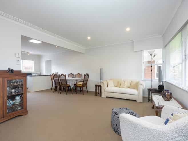 2/17A Selwyn Road, Epsom