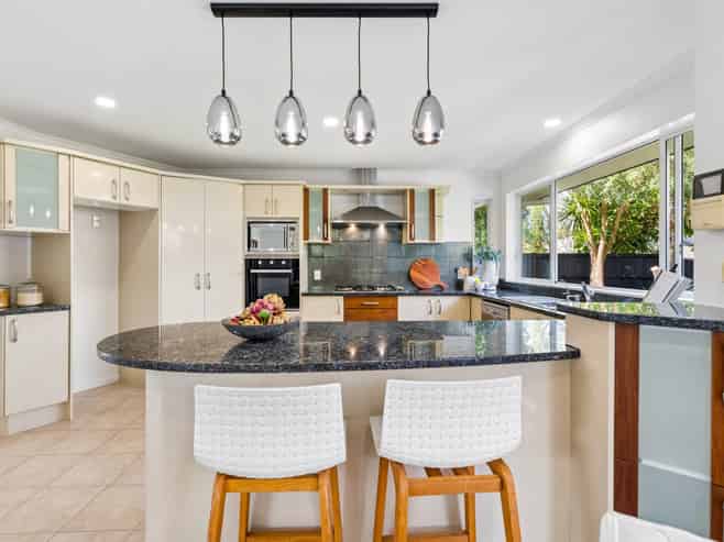 11 Earlshall Drive, Flat Bush