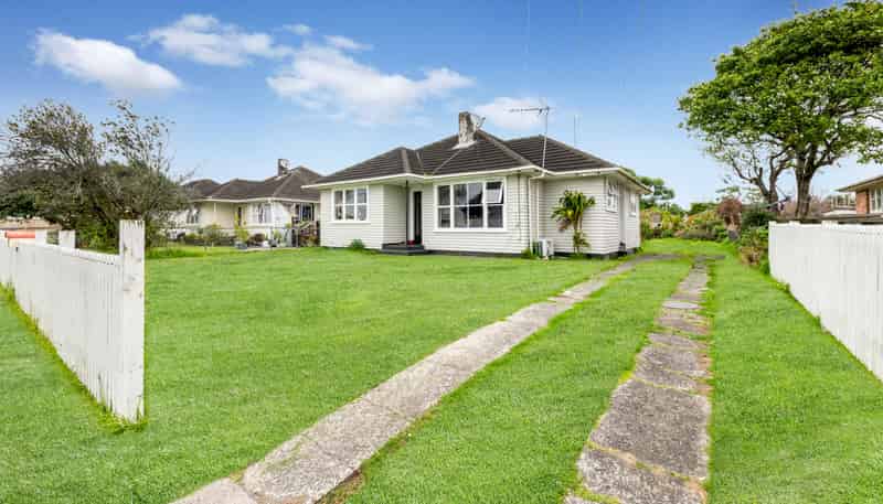 32 Ashton Avenue, Otara