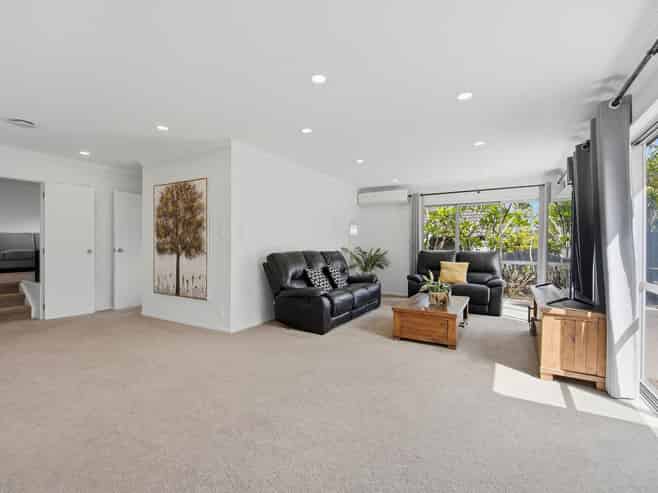 7 Carol Lee Place, Albany