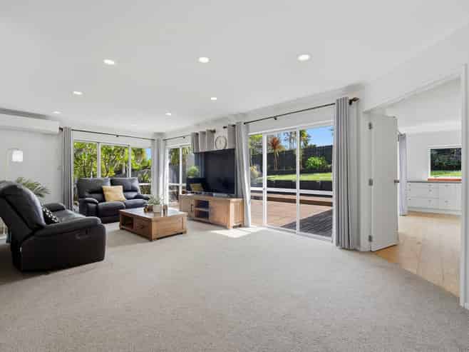 7 Carol Lee Place, Albany