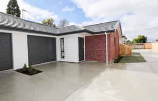 2/10 Morrison Crescent, Glenview