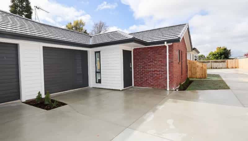 2/10 Morrison Crescent, Glenview