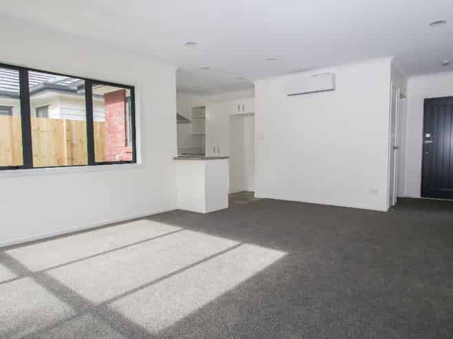 2/10 Morrison Crescent, Glenview