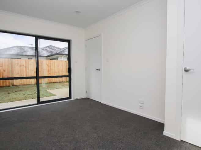 2/10 Morrison Crescent, Glenview