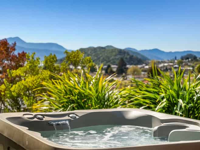 8 and 8a Angle Street, Picton