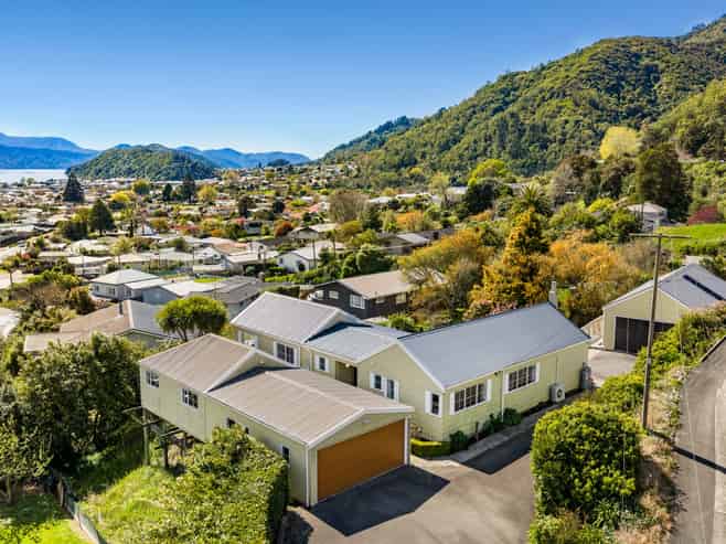 8 and 8a Angle Street, Picton