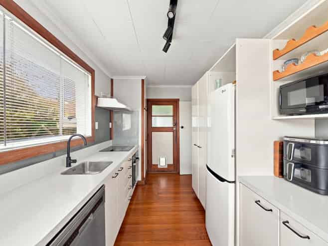 15 Avro Crescent, Hornby
