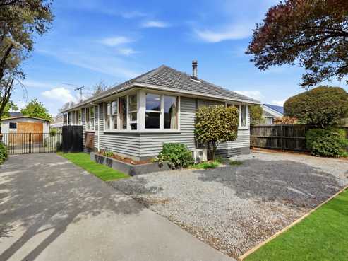 15 Avro Crescent, Hornby