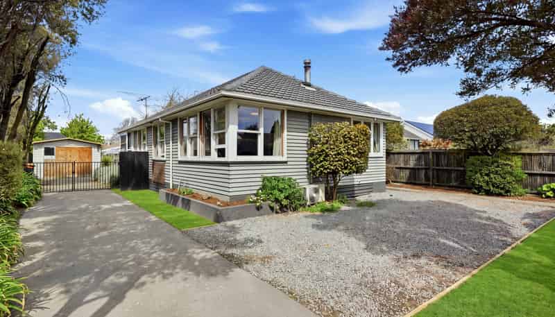 15 Avro Crescent, Hornby