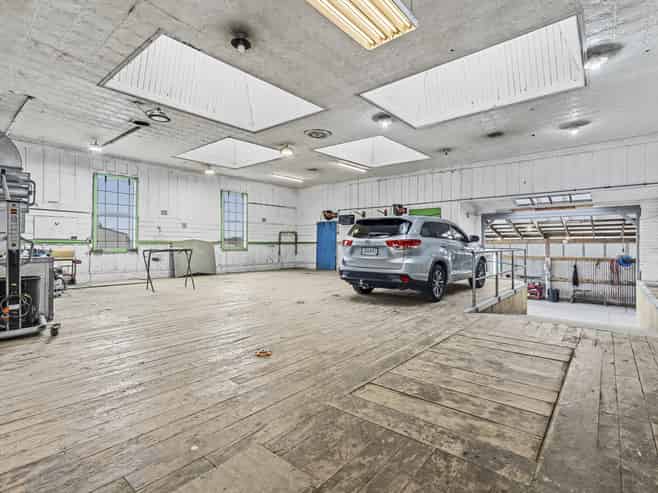 Commercial option on Broadway