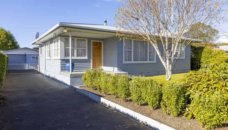 12 Charles Crescent, Rainbow Point