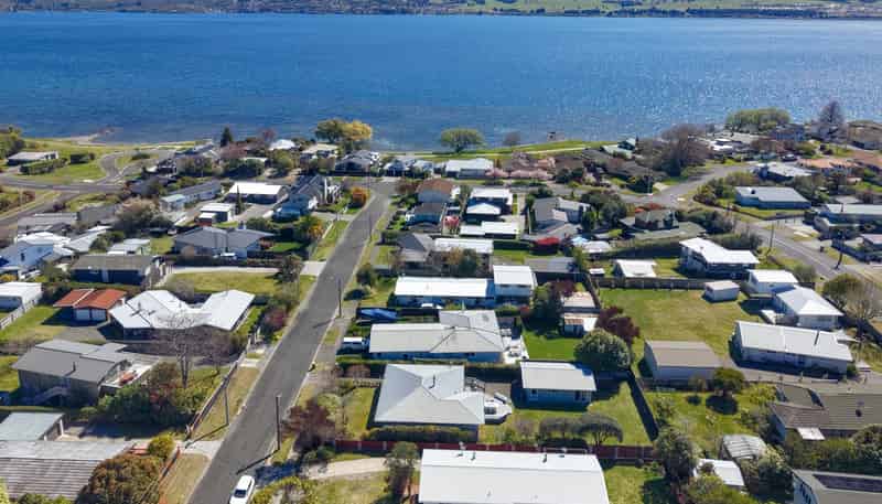 12 Charles Crescent, Rainbow Point