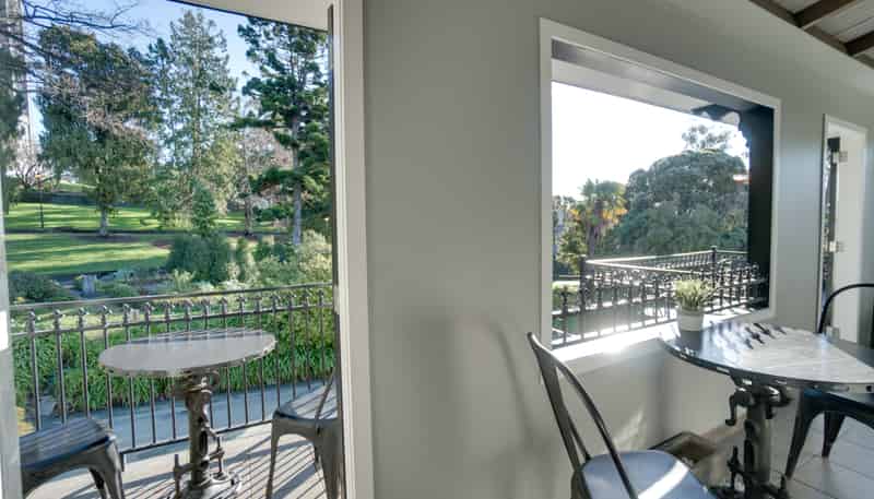 335 Trafalgar Square, Nelson
