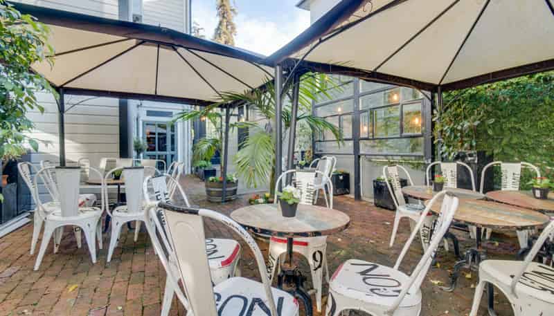 335 Trafalgar Square, Nelson
