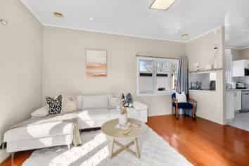 38 Robertson Street, Glenholme