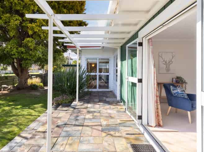 28 Puriri Road, Waikanae
