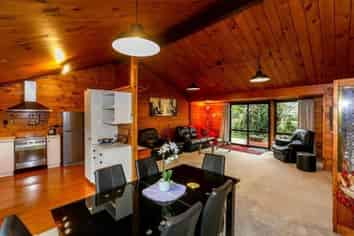 15 Hickford Place, Okato