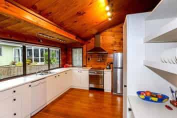 15 Hickford Place, Okato