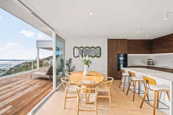 13 St Remy Lane, Redcliffs