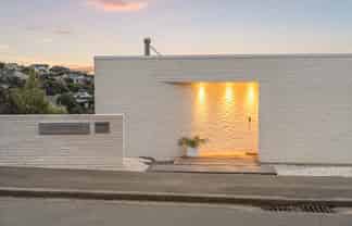 13 St Remy Lane, Redcliffs