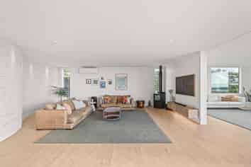 13 St Remy Lane, Redcliffs