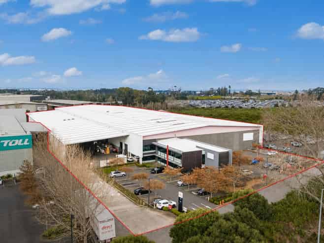 A-Grade 10,966sqm Warehouse & Breezeway