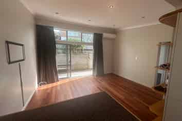 2/3 Picton Street, Howick