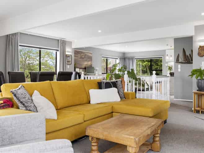 15 Henry Hill Road, Hilltop