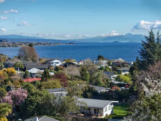 15 Henry Hill Road, Hilltop